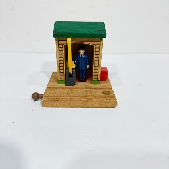 Vintage Thomas the Train Brio Wooden Train Station Toy Green Roof Pretend Play - Picture 4 of 9